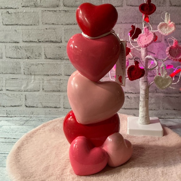 Bella Luxx Other - BELLA LUX 14”H Stacked Hearts Valentine Decor